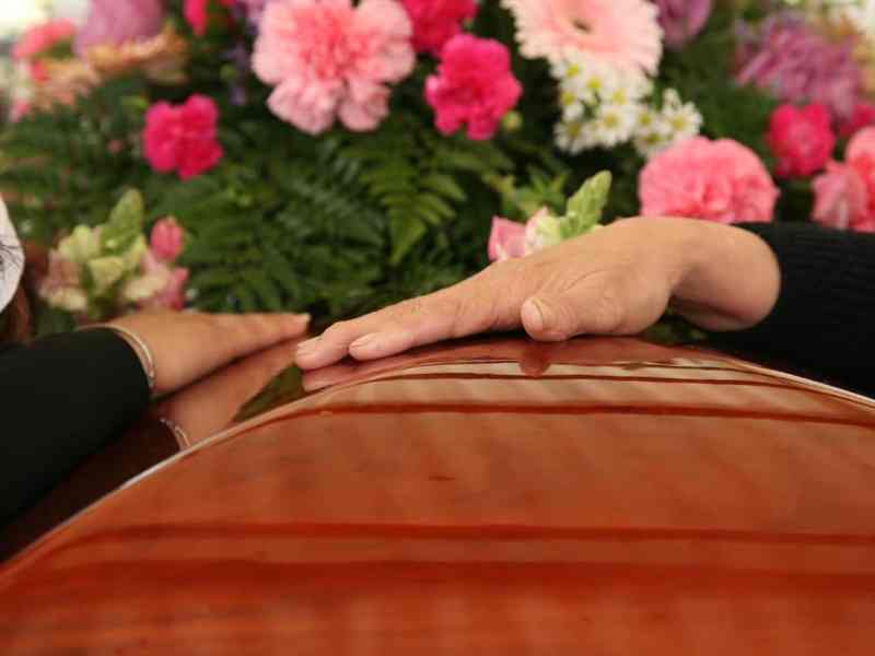 What You Need To Know  When Considering a Home&nbsp;Funeral